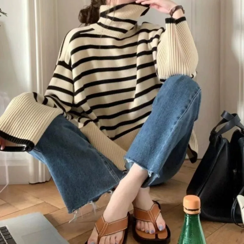 Fashionable Korean Style Short Knitted Sweater Top Casual Wear